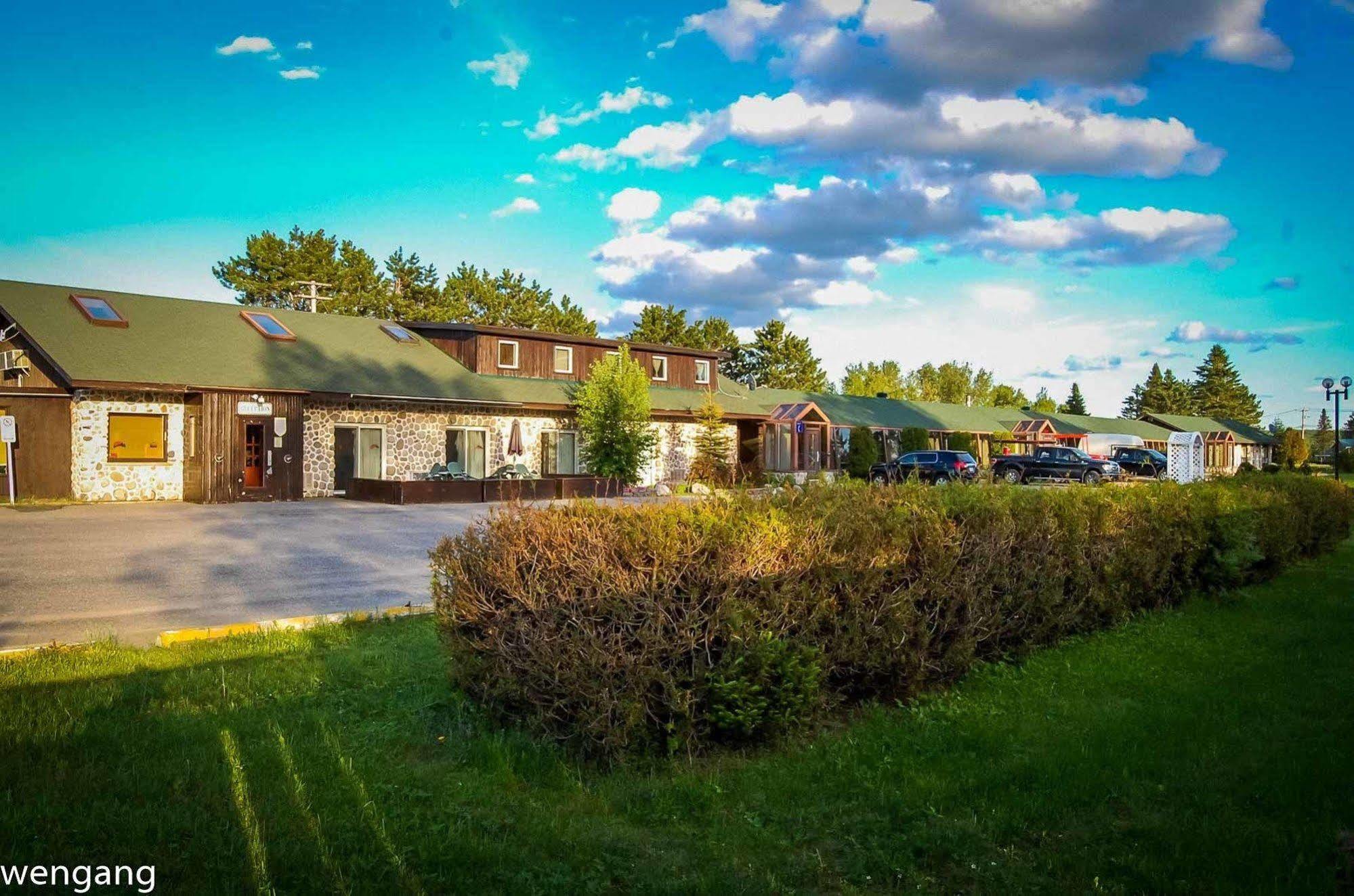 Auberge Godard Nominingue Exterior photo
