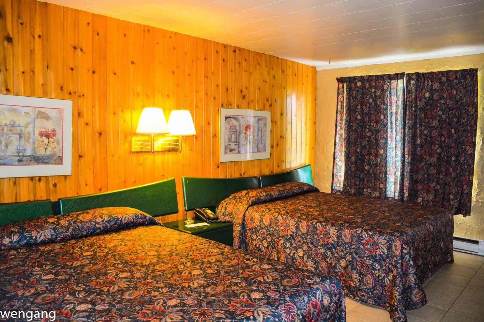 Auberge Godard Nominingue Exterior photo