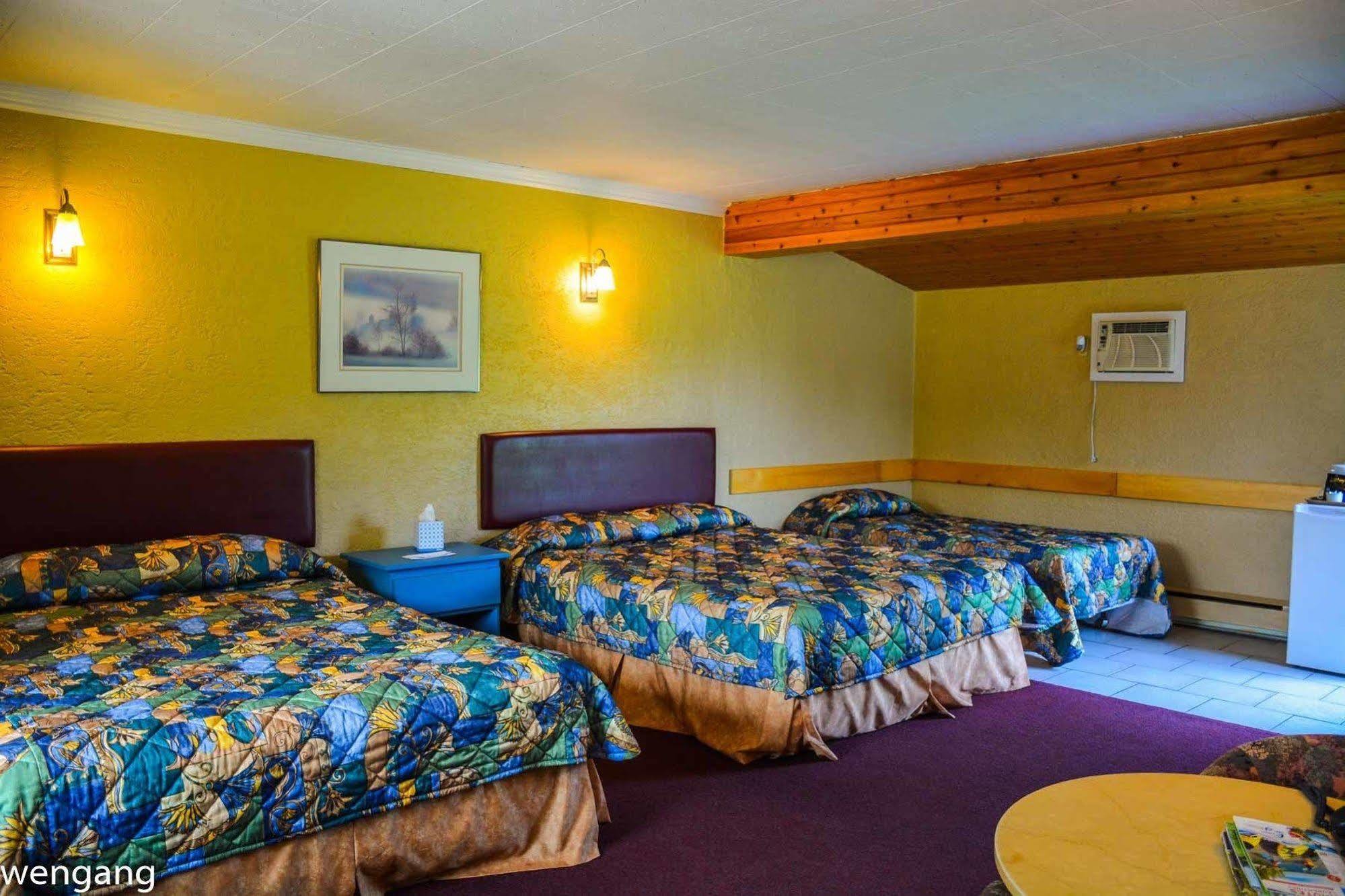 Auberge Godard Nominingue Exterior photo