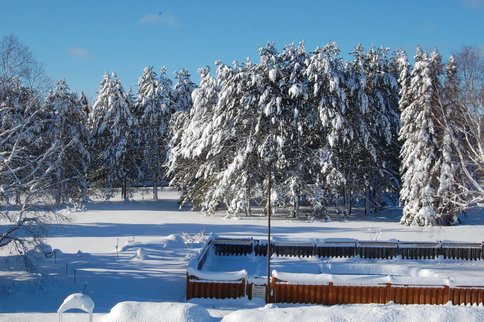 Auberge Godard Nominingue Exterior photo
